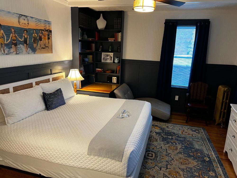 Triple Room interior